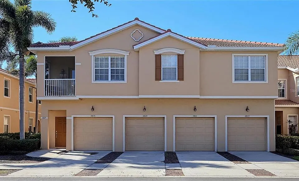 3827 Parkridge Cir #1-102