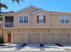 3827 Parkridge Cir