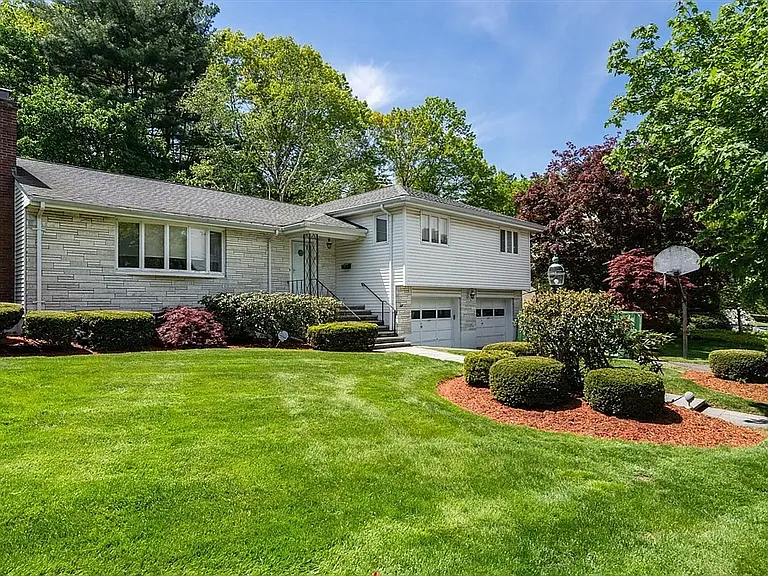 61 Sevland Rd — Photo 1