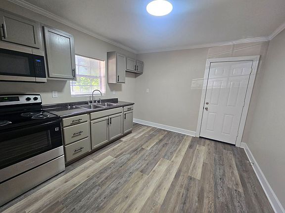 4th image of 2318 Linda Dr