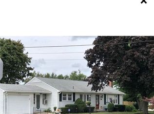 37 Ferncrest Dr, Pawtucket, RI 02861