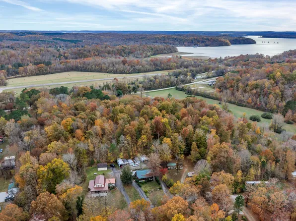 85 Lakeview Ln, Stewart, TN 37175