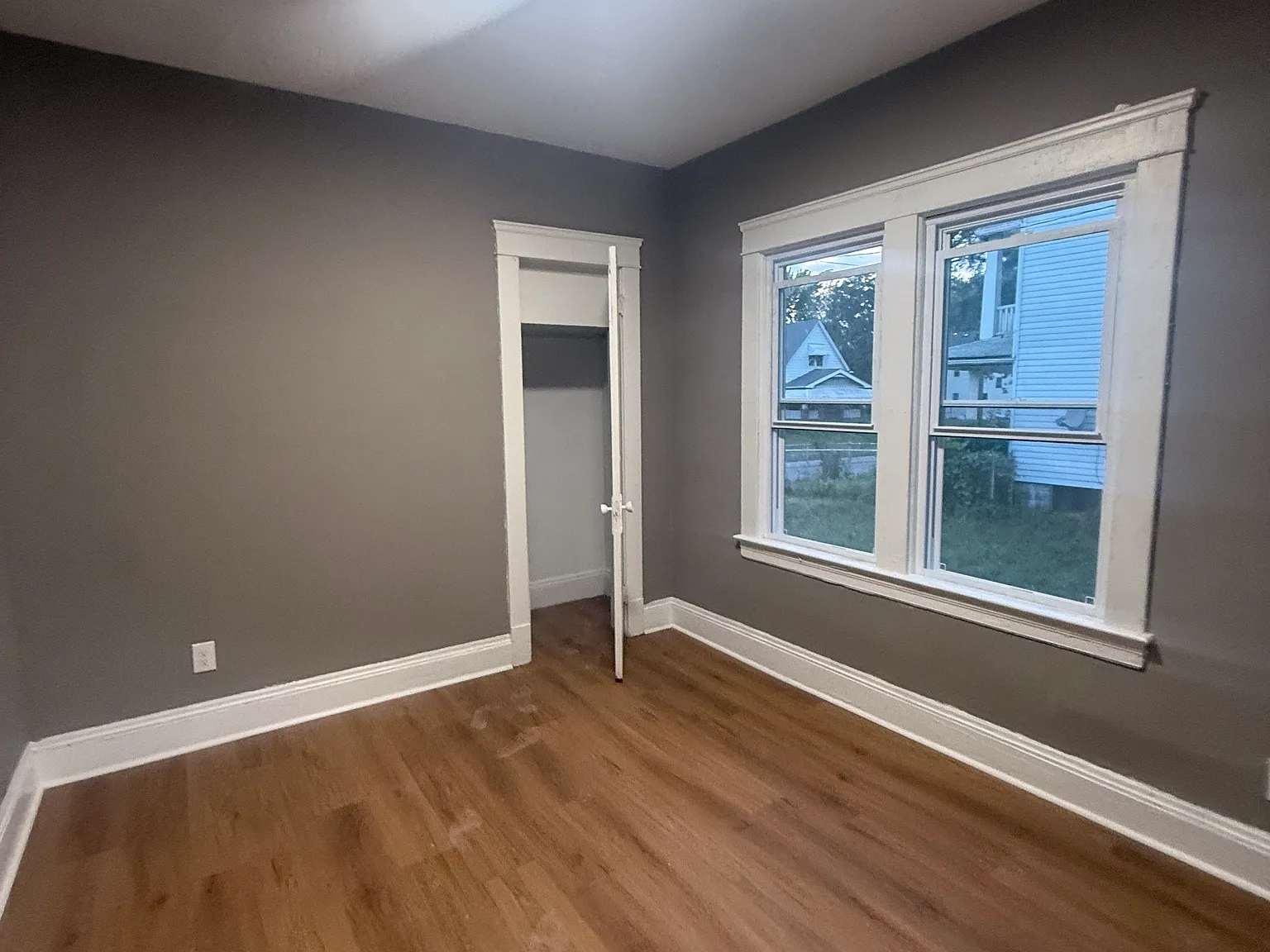 2 bed, 1000 sqft, $998 — Photo 4