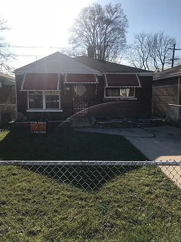 9518 S Yates Blvd photo 1