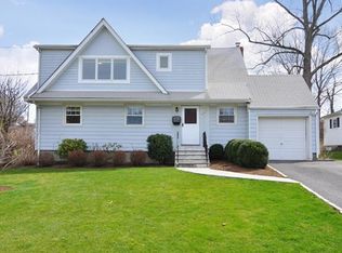 9 Highland Dr, Ardsley, NY 10502