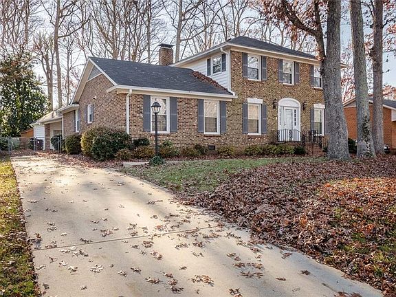 3rd image of 1717 Milan Rd