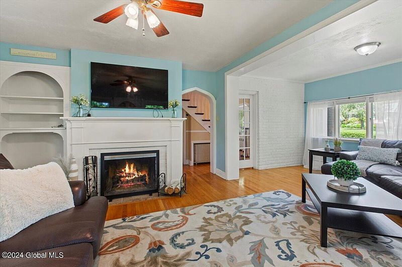 4th image of 1 Arlington Road