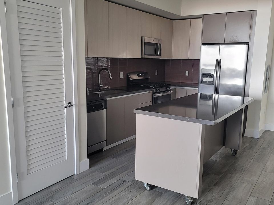 1st image of 5044 Bakman Ave #2M