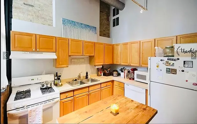 226 N Clinton St #106 — Photo 6