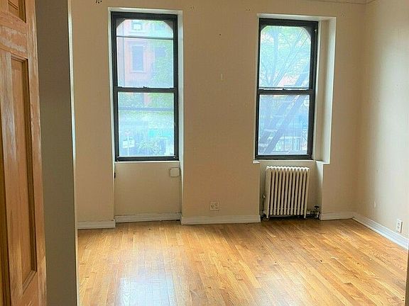 5th image of 1586 York Ave #22