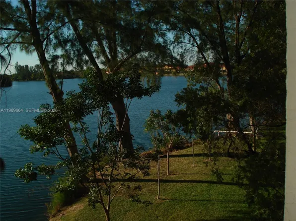 10090 NW 80th Ct APT 1321, Hialeah Gardens, FL 33016