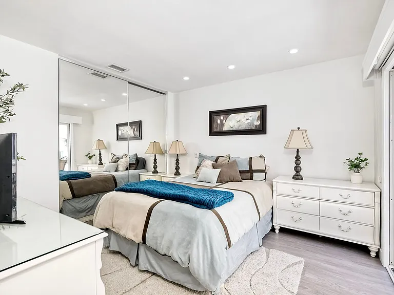 1237 Granada Way — Photo 15