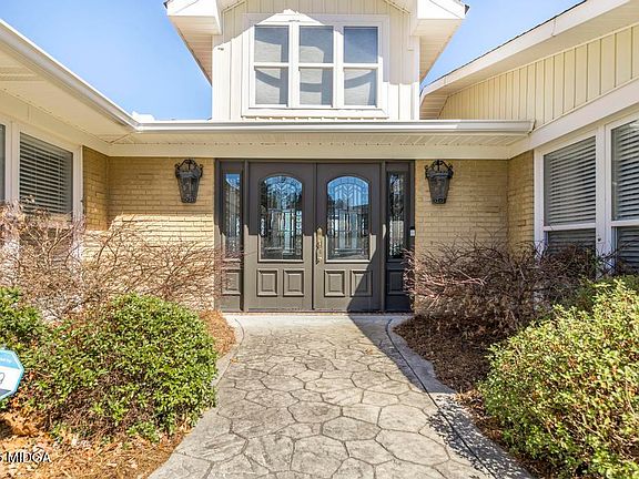 5th image of 2225 Gwendale Dr W