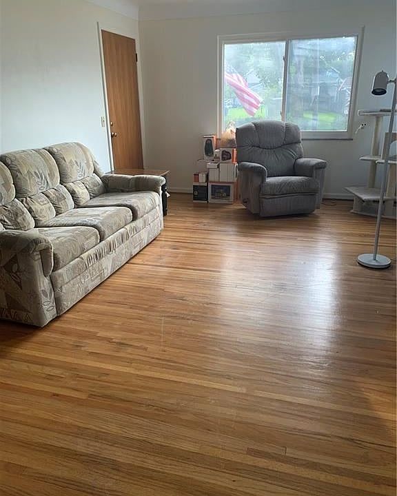2nd image of 3934 Burton Ave