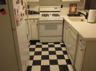 812 W Ridge Mews, Wood Ridge, NJ 07075