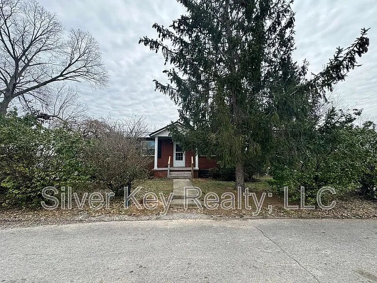1215 Broad St — Photo 1