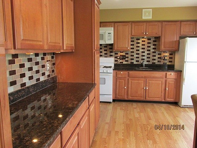 1st image of 1214 N Boxwood Dr #A