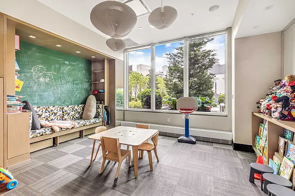 Sold by Sotheby's International Realty | media 29