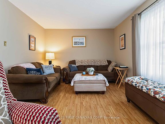5th image of 71 Golfdale Cres