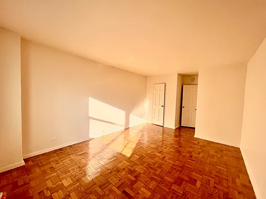 Rented by David Francis New York LLC | media 33