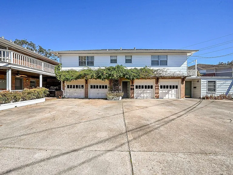 2821 Eastgrove Ln — Photo 3