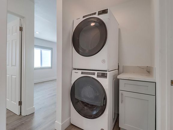 2nd image of 3010 Shelby Dr #3010