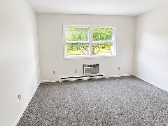 5th image of 1066 S Cross St APT 4
