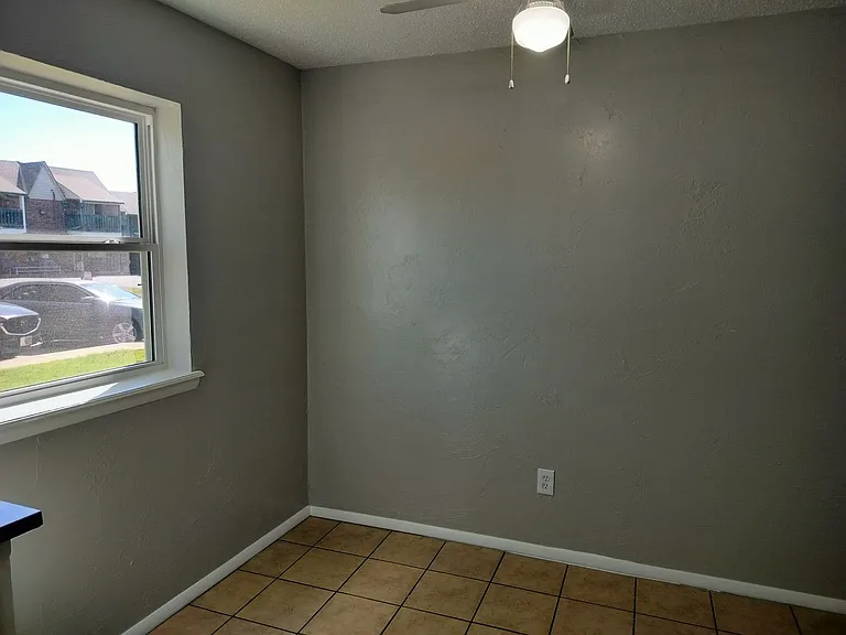 301 N University Dr #7 — Photo 5