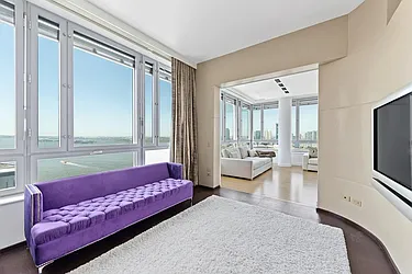 Rented by R New York