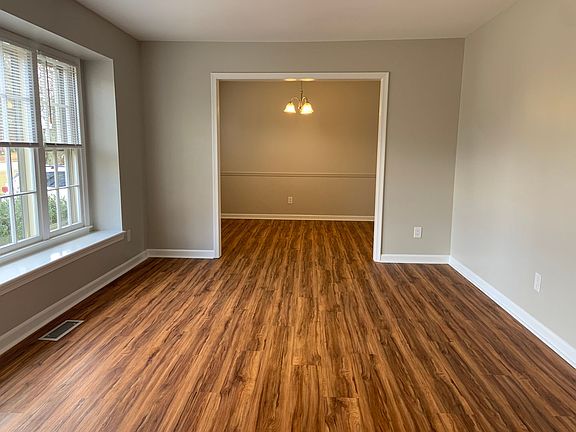 3rd image of 4811 Ferncrest Dr