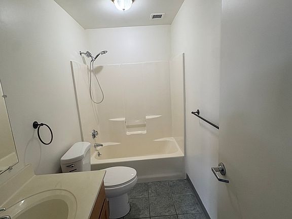 5th image of 13 Washington St #11