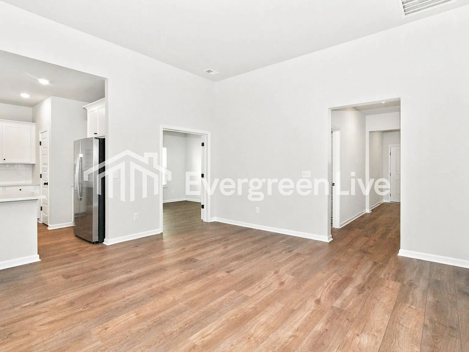 3 bed, 2.0 bath, 1748 sqft, $1,995 — Photo 3