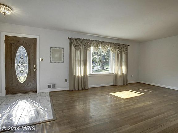3rd image of 4803 Camelot St