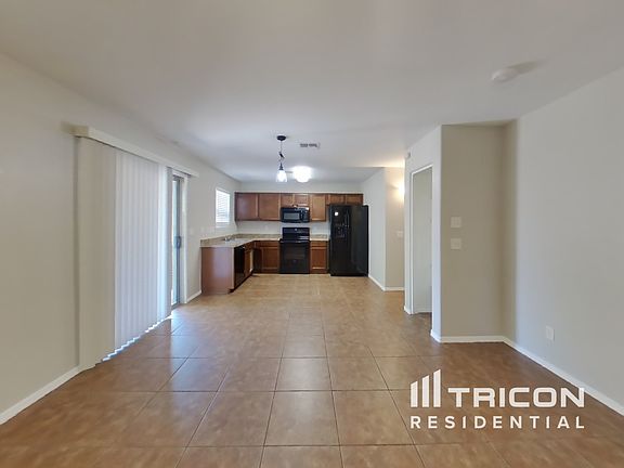 4th image of 42040 W Sunland Dr