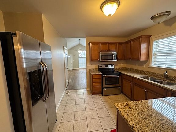 4th image of 2244 Market Garden Ln