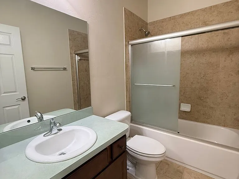 5156 NW 21st Dr — Photo 39