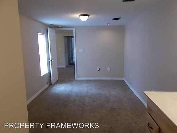 5th image of 3243 E James Lee Blvd