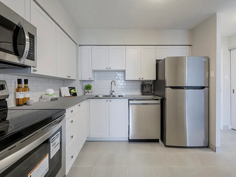 2770 Aquitaine Ave — Photo 4