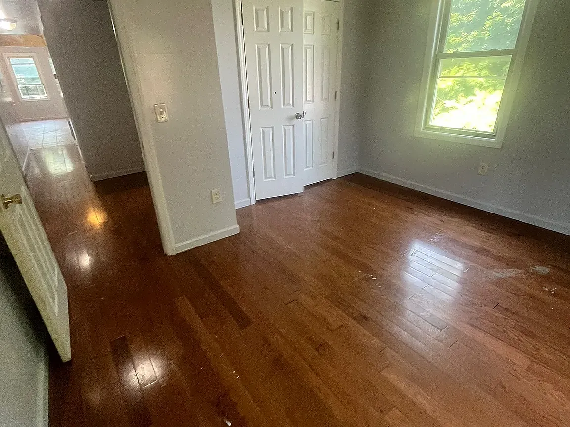 3 bed, 1200 sqft, $2,200 — Photo 1