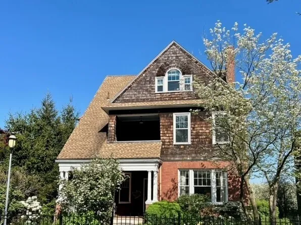 16 Charter Oak Place, Hartford, CT 06106