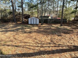 214 Eppingdale Dr, Spring Lake, NC 28390