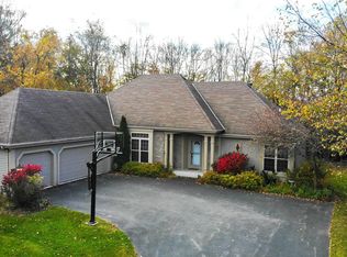 W224N2247 Elmwood Dr, Waukesha, WI 53186