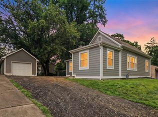 602 4th St, Weston, MO 64098