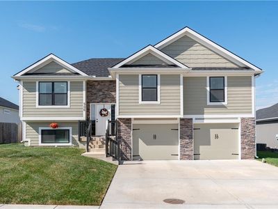 506 SW Meadowood Dr, Grain Valley, MO, 64029