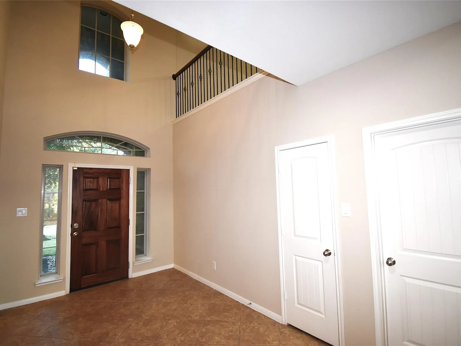 4 bed, 3.5 bath, 2941 sqft, $3,650 — Photo 3