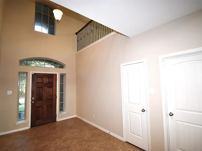 51 S Greenprint Cir — Photo 3