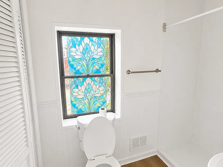 213 Vernon St — Photo 14