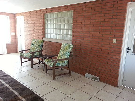 2nd image of 2413 Scenic Ct