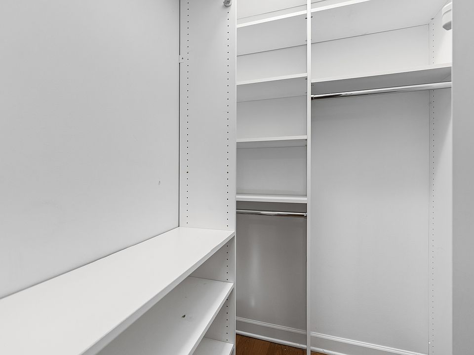 2nd image of 451 W Huron St Unit 1212