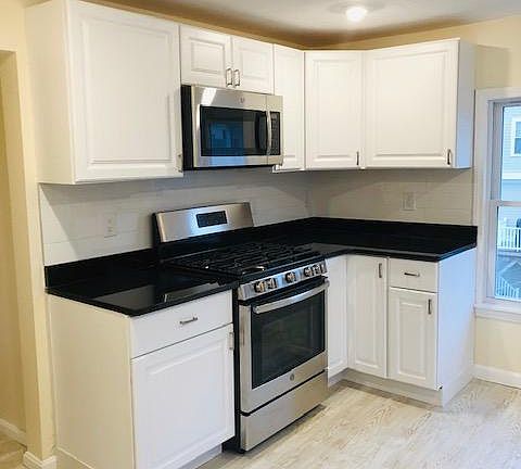 3rd image of 154 Tremont St #3